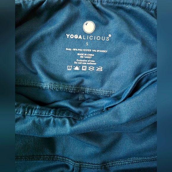 Yogalicious Coral- Blue Leggings - Picture 3 of 3